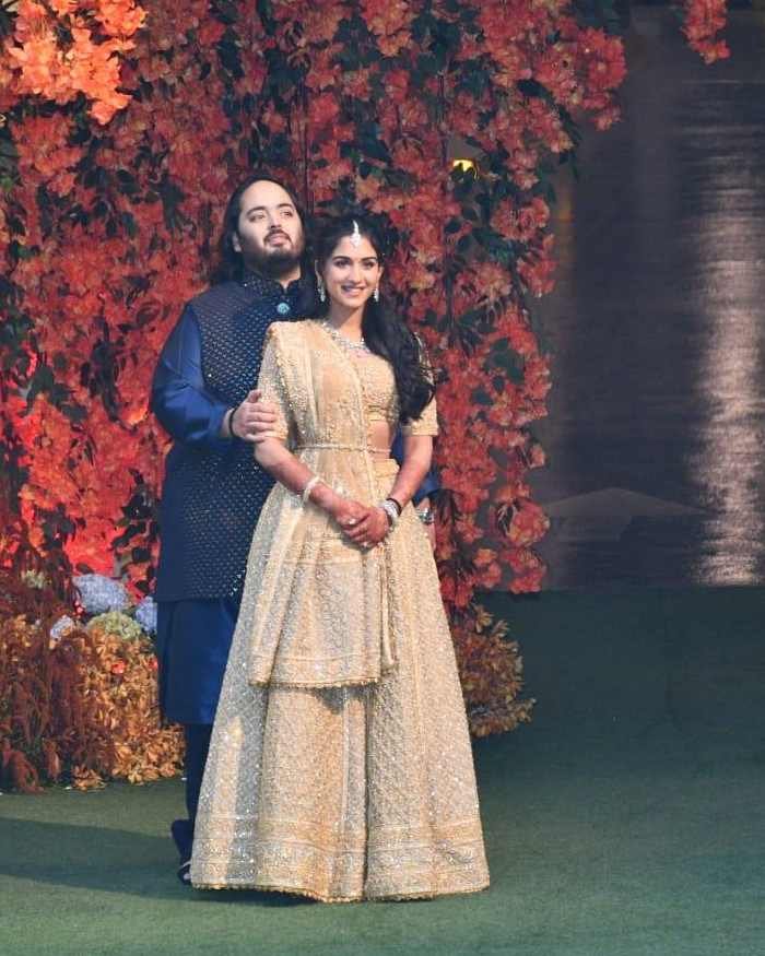 anant ambani engagement_teluguvox 2